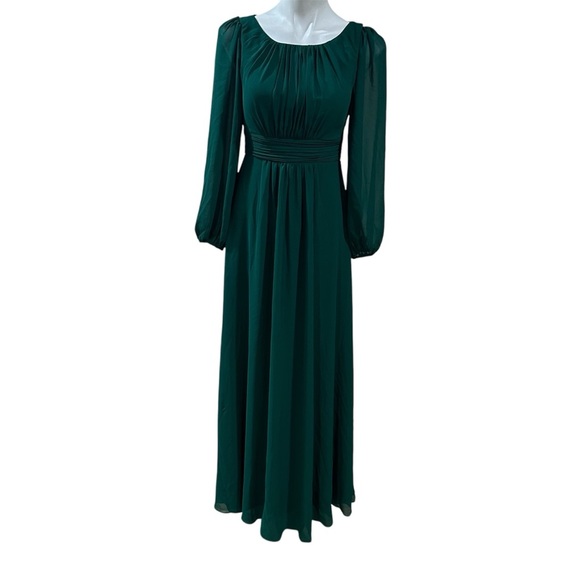 Elegant Green Long Sleeve Dress - Picture 2 of 13